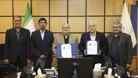 امضای توافق ‌نامه همکاری بین گروه دارویی مهبان و دانشگاه علوم پزشکی شهید بهشتی